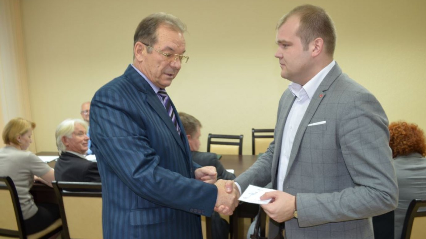 25-летний Дмитрий Семин стал депутатом Заксобра