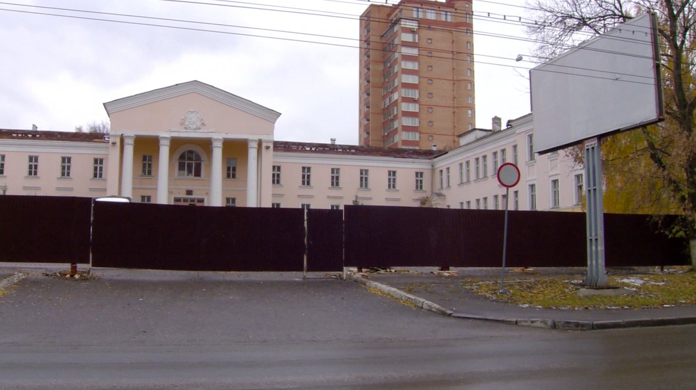 В Пензе началась реконструкция бывшего роддома на Пушкина