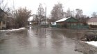 Вода затопила перекресток улиц Галетной и Ремесленной