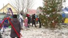 Жители ул. Верещагина организовали елку для соседей