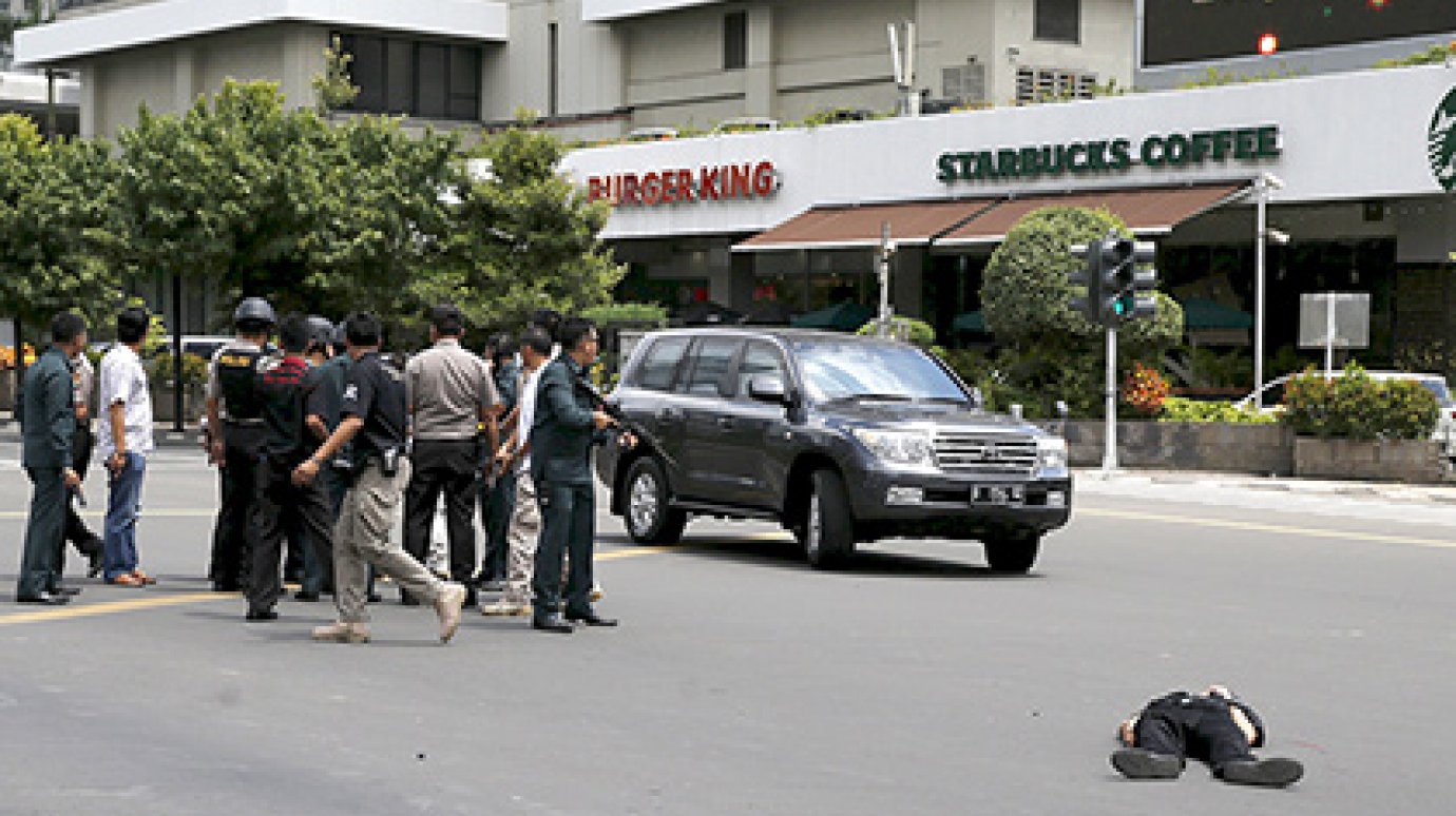 Жертвами серии атак в Джакарте стали шесть человек