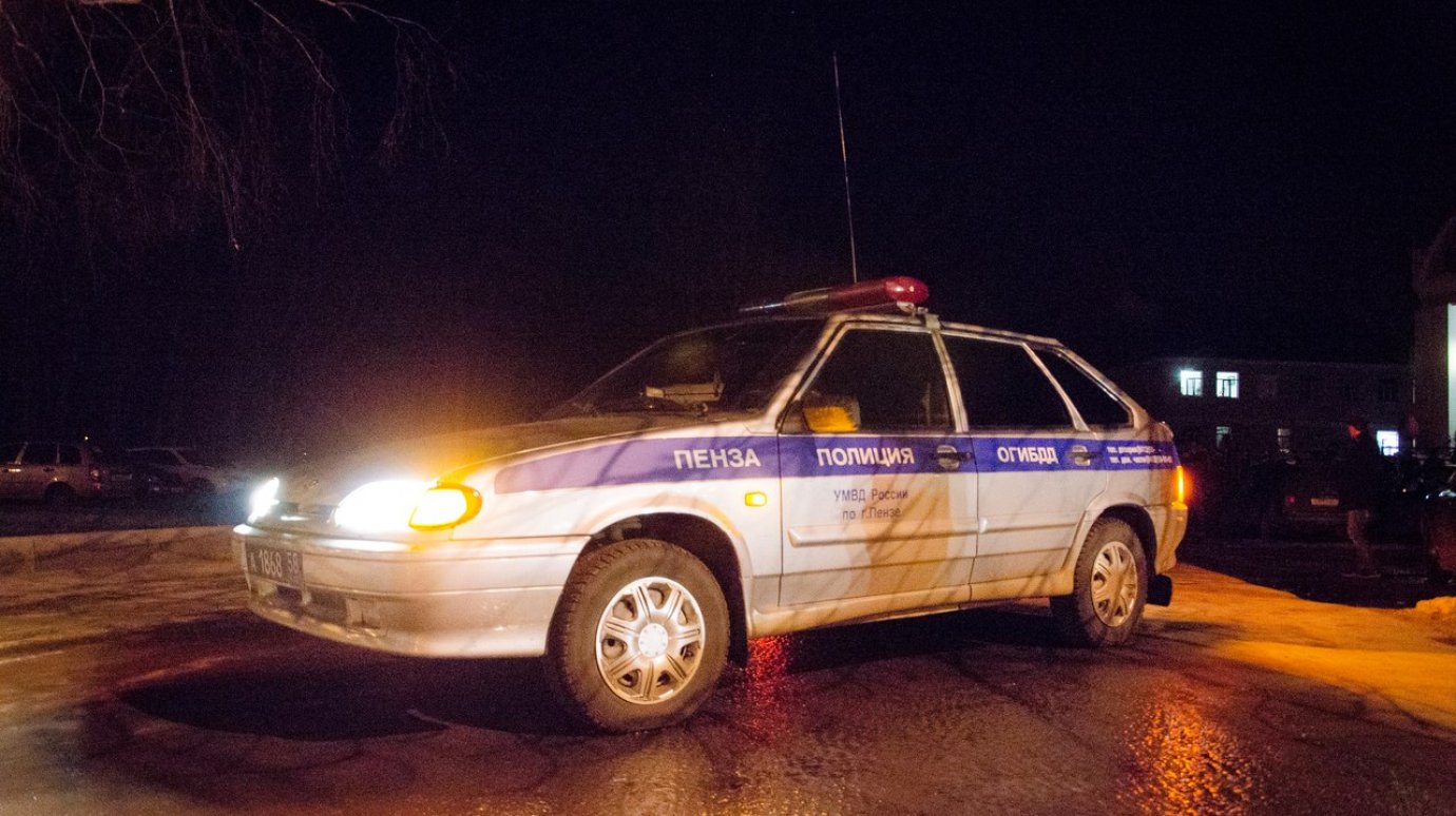 В Пензе в ночной аварии пострадал 26-летний водитель ВАЗ-2107