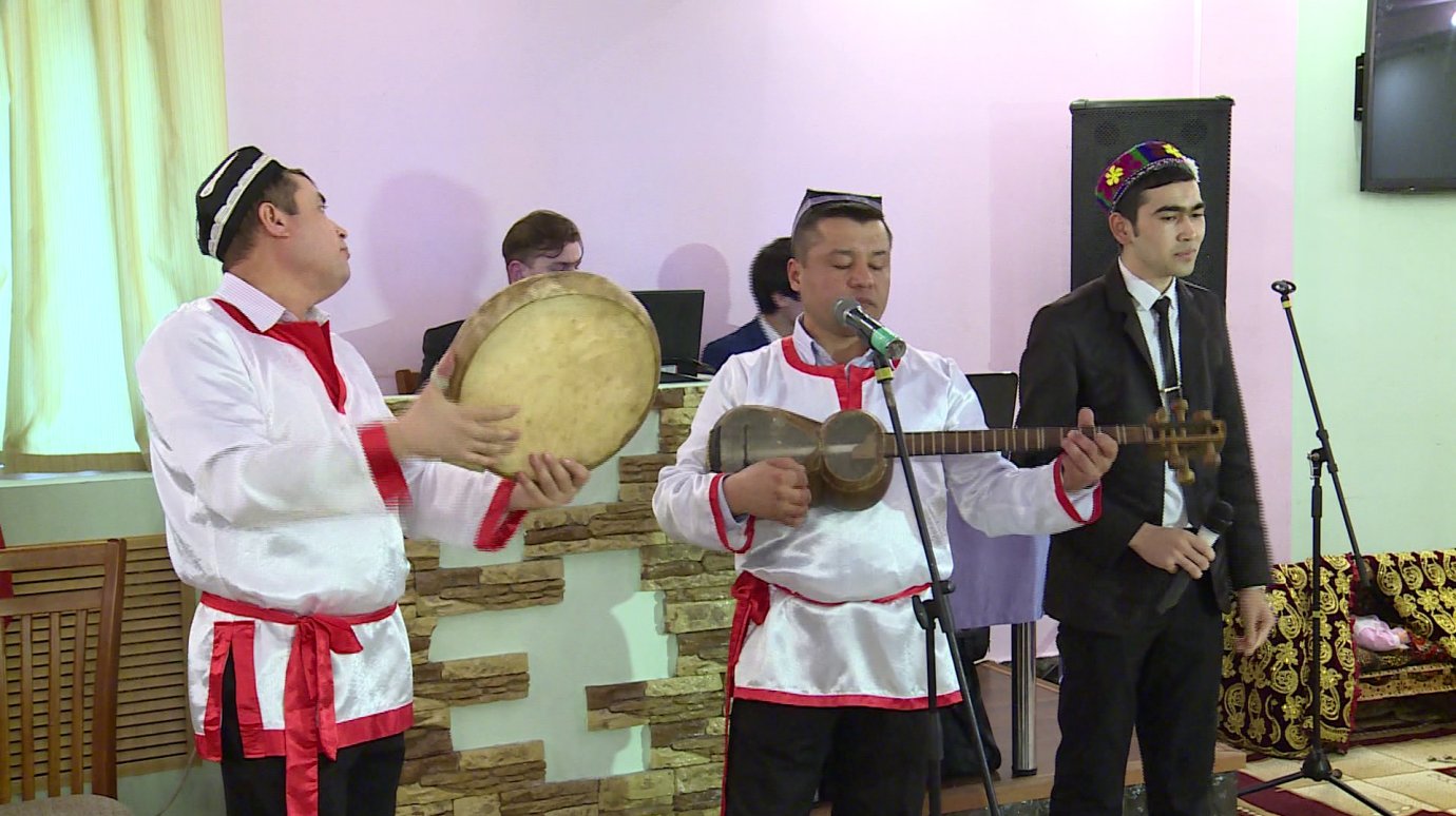 Представители пензенской узбекской общины празднуют Навруз