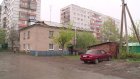 Ветер разрушил часть кровли в доме на улице Римского-Корсакова