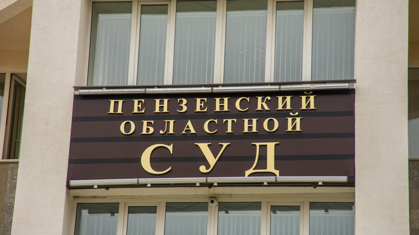 Директор фирмы обманула клиентов почти на 13 миллионов рублей