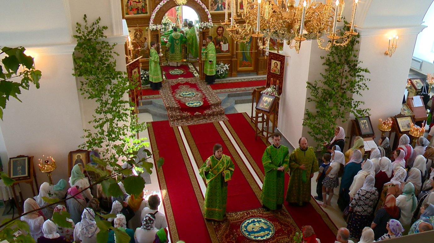 Православные пензенцы отпраздновали Троицу