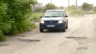 Жители улицы Днепропетровской устали от ям на дороге