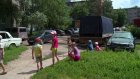 Детскую площадку на Фабричной превратили в стоянку для машин