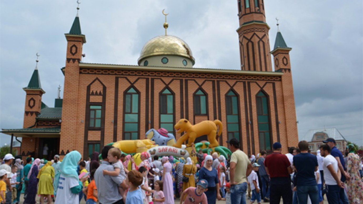 Более 500 детей собрались на празднике в Средней Елюзани