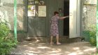 Коммунальщики затянули ремонт просевшего крыльца на Ульяновской на год