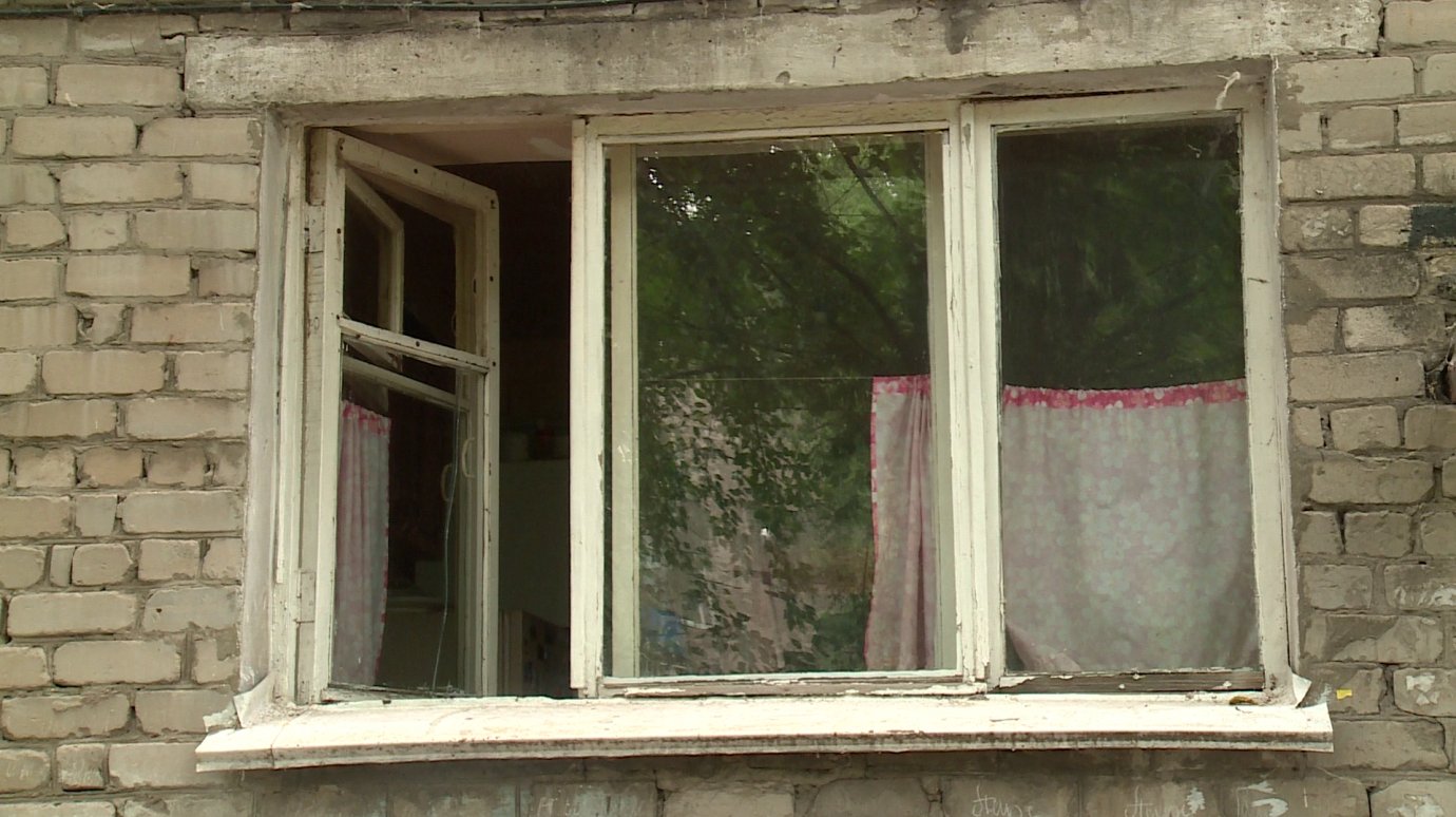 Жители дома на Медицинской задыхаются от ужасного запаха из подвала