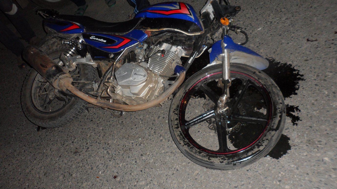 В Земетчинском районе мотоциклист сбил трех подростков