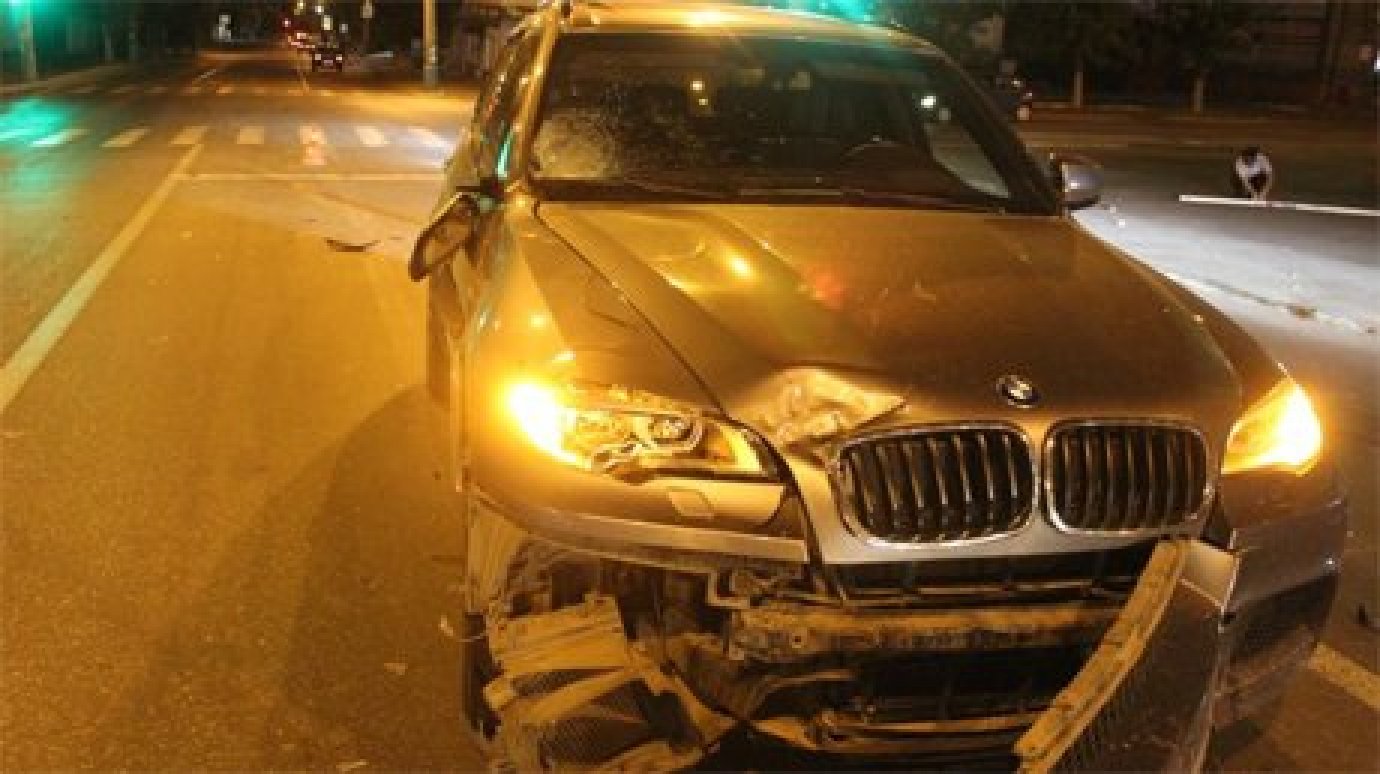 После столкновения с BMW водитель скутера лежит в коме