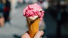 Кузнечанин украл для подруги метровый муляж мороженого
