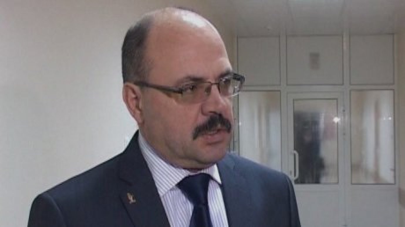 Министр Стрючков призвал освобождать больных сотрудников от работы