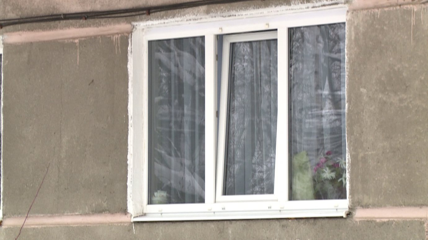 Жители дома на Герцена страдают от запаха канализации в квартирах