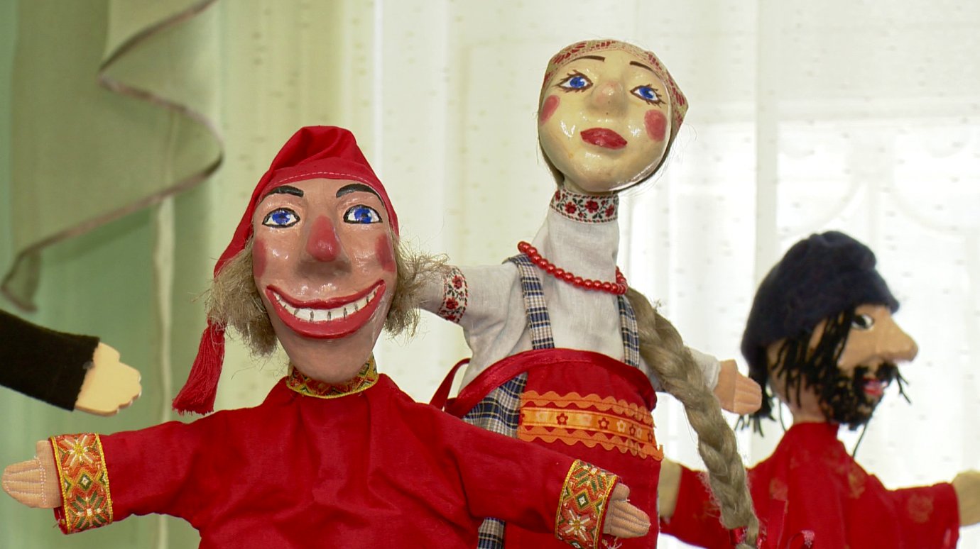 В Доме народного творчества открылась выставка кукол