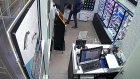 Пензенец разбил витрину салона сотовой связи и украл телефон