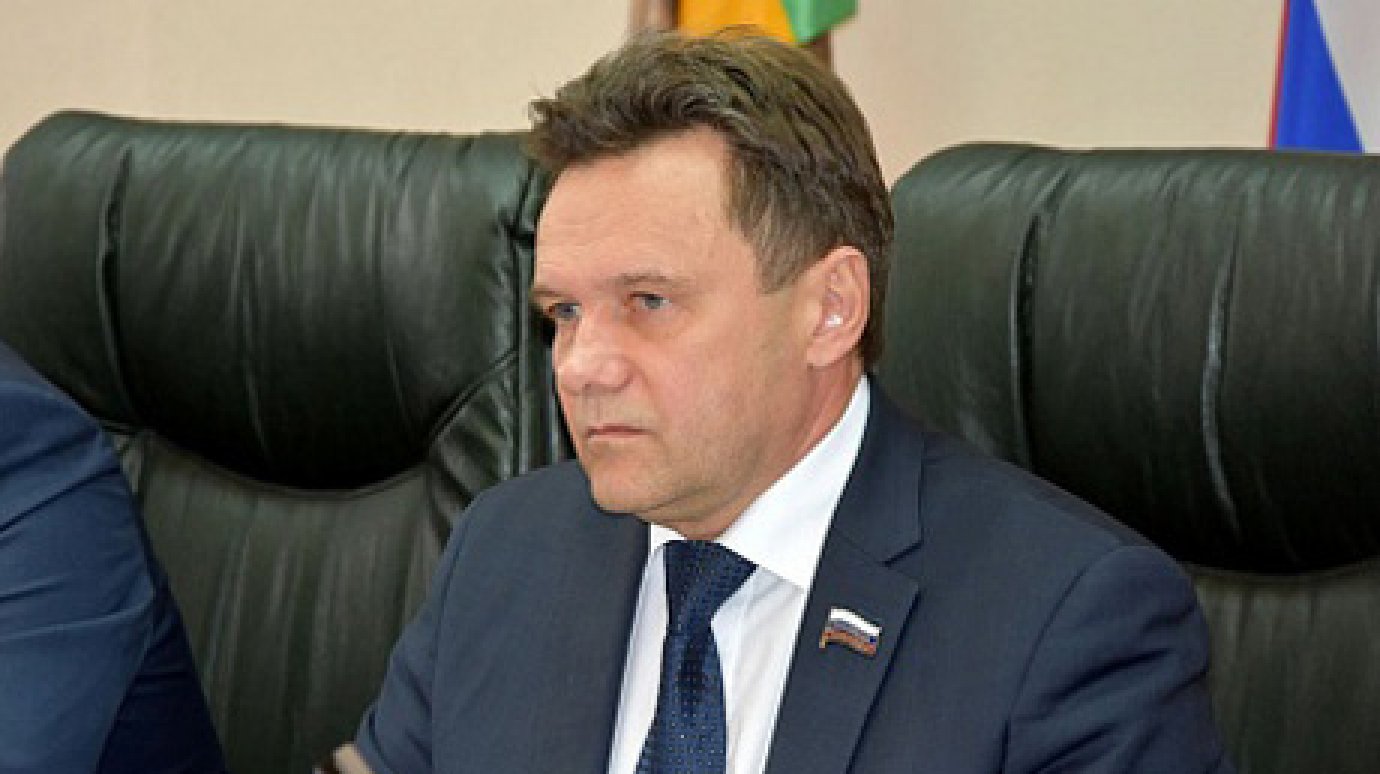 В. Савельев прокомментировал сложение полномочий депутатами гордумы