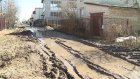 В грязи на улице Сахарова застрял мусоровоз