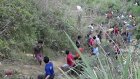 Филиппинский автобус с пассажирами упал в пропасть