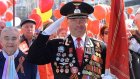 Обвешанный советскими наградами молодой «ветеран» повеселил соцсети