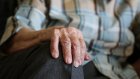 В Сердобском доме ветеранов труда подопечный сломал палец пенсионерке