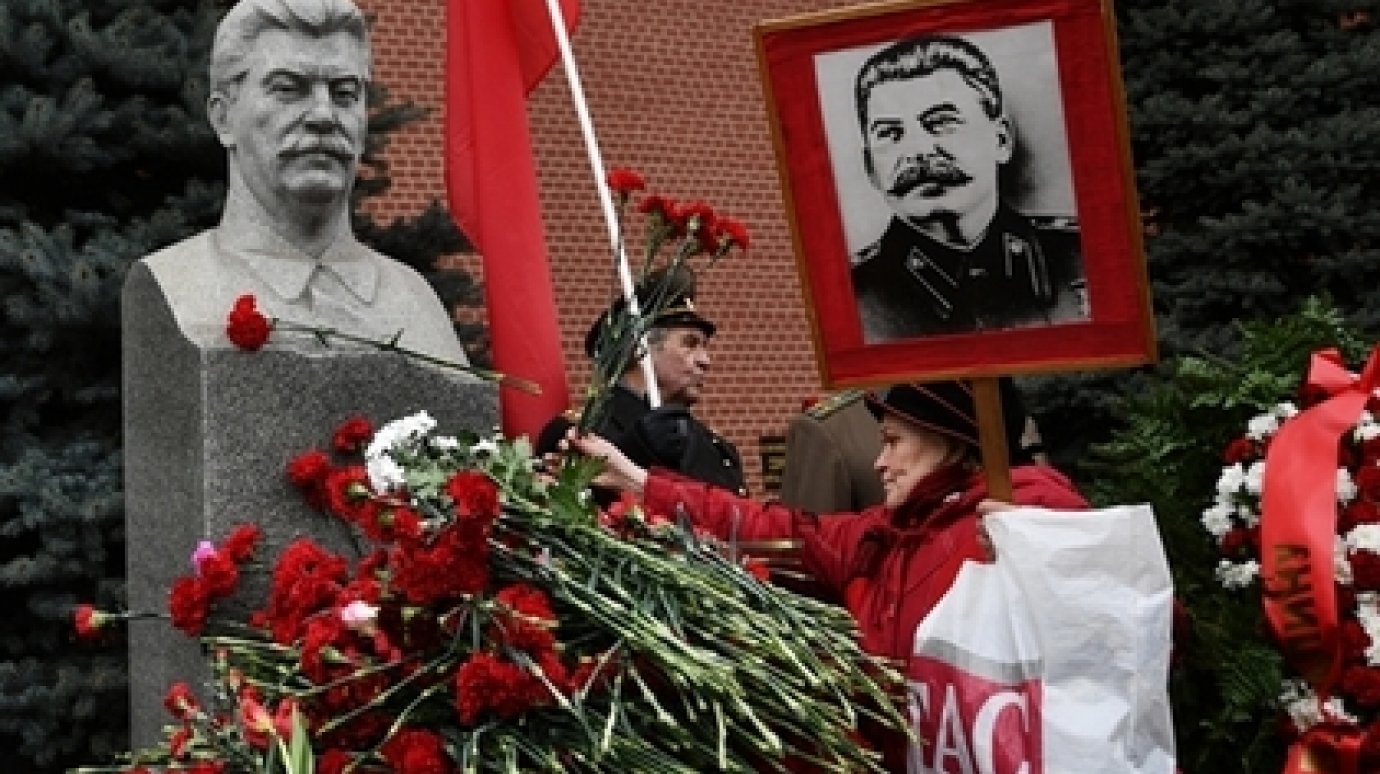 Половина россиян положительно оценила деятельность Сталина в годы войны