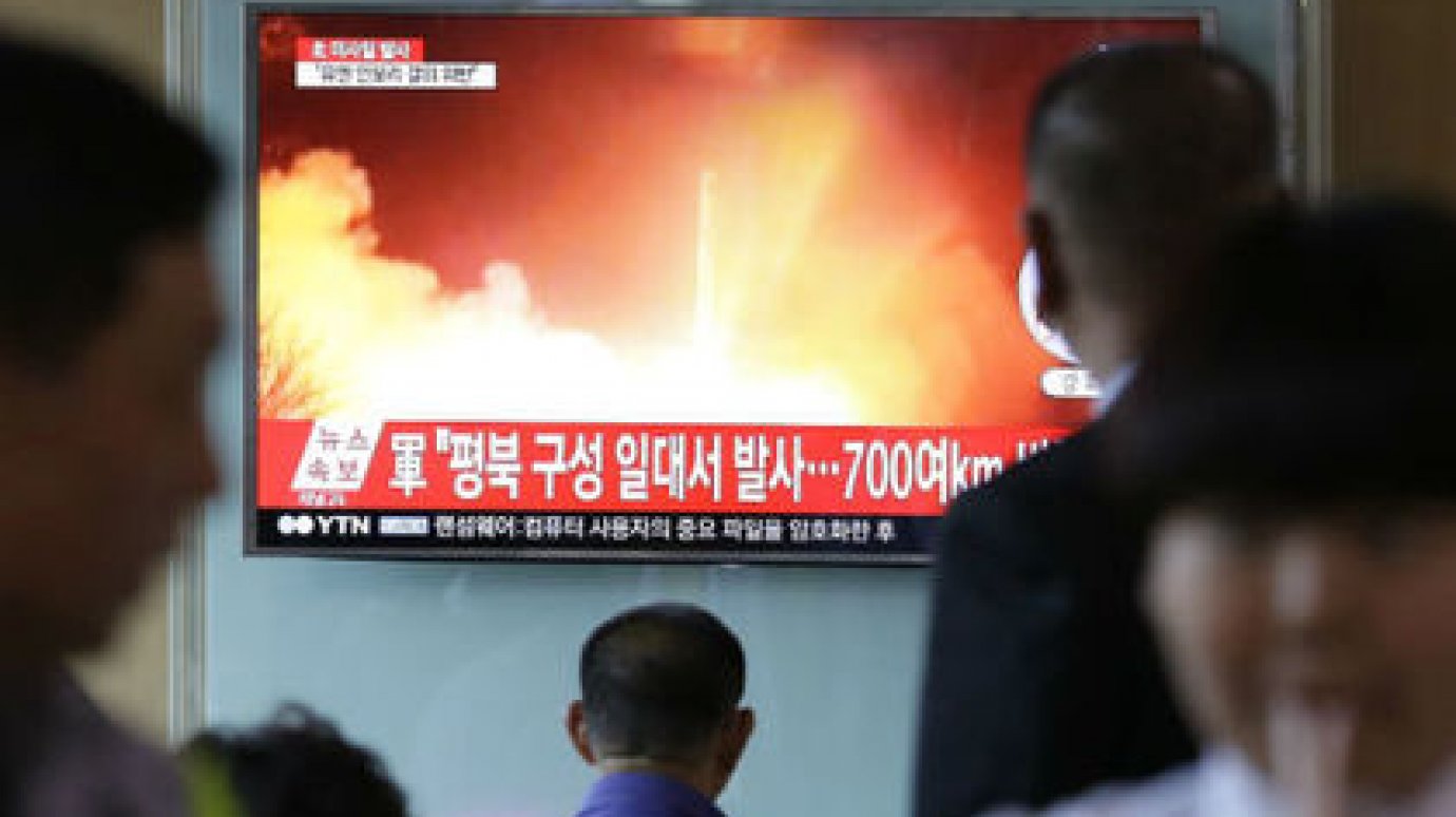 СМИ сообщили о падении северокорейской ракеты в сотне километров от Владивостока