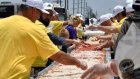 В США испекли самую длинную пиццу в мире