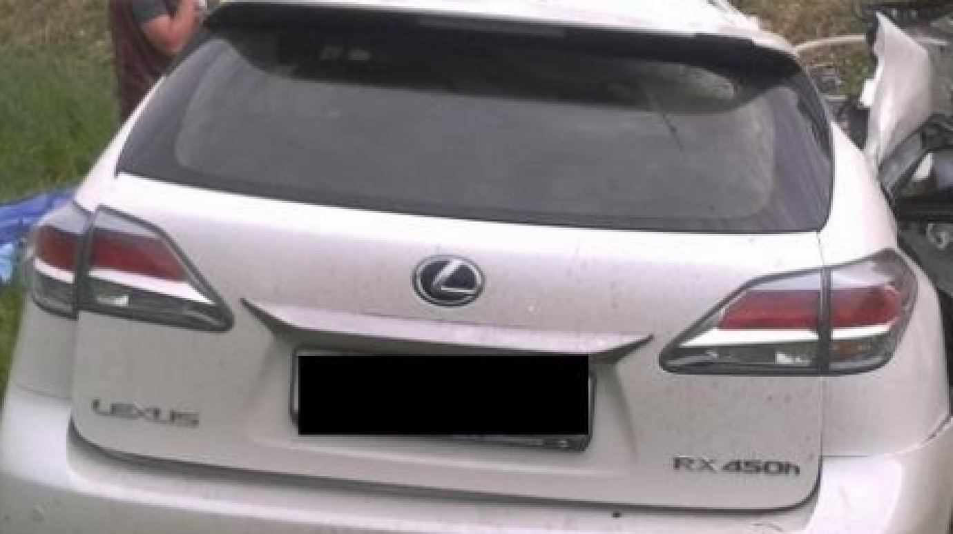 В Пензенской области при столкновении фуры и Lexus пострадали два человека
