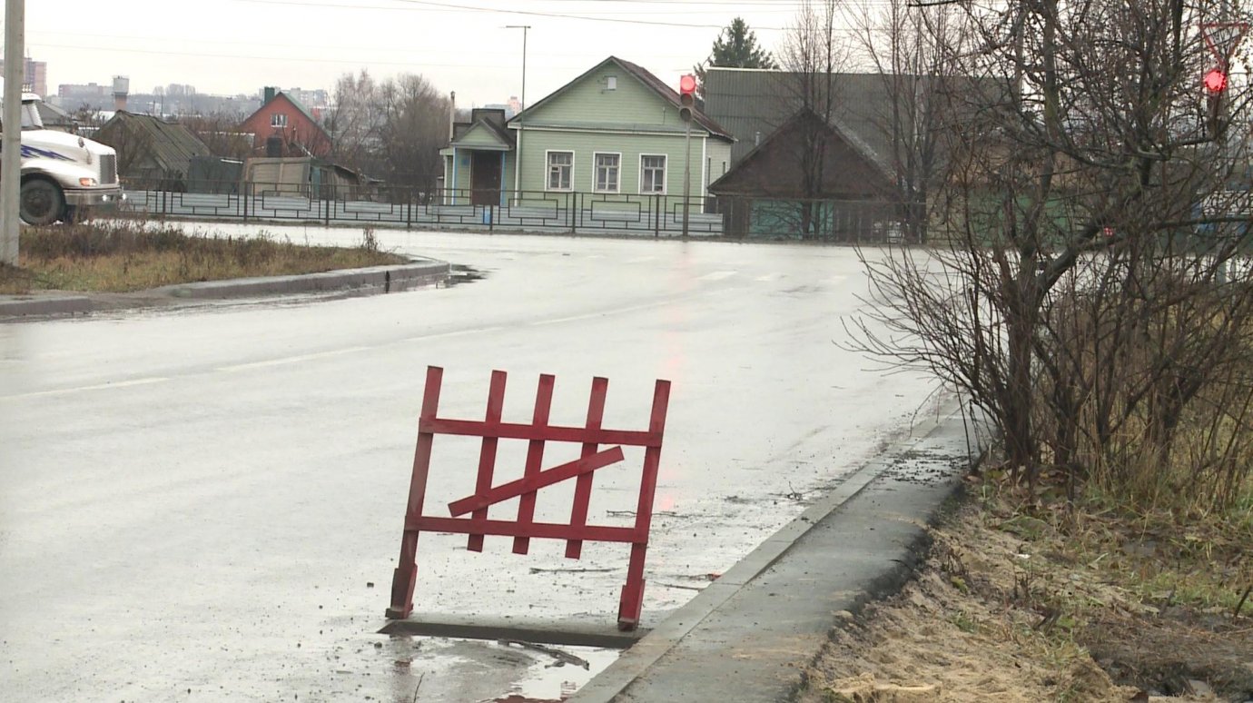 В Пензе на улице Львовской исчезли решетки с ливнеприемников