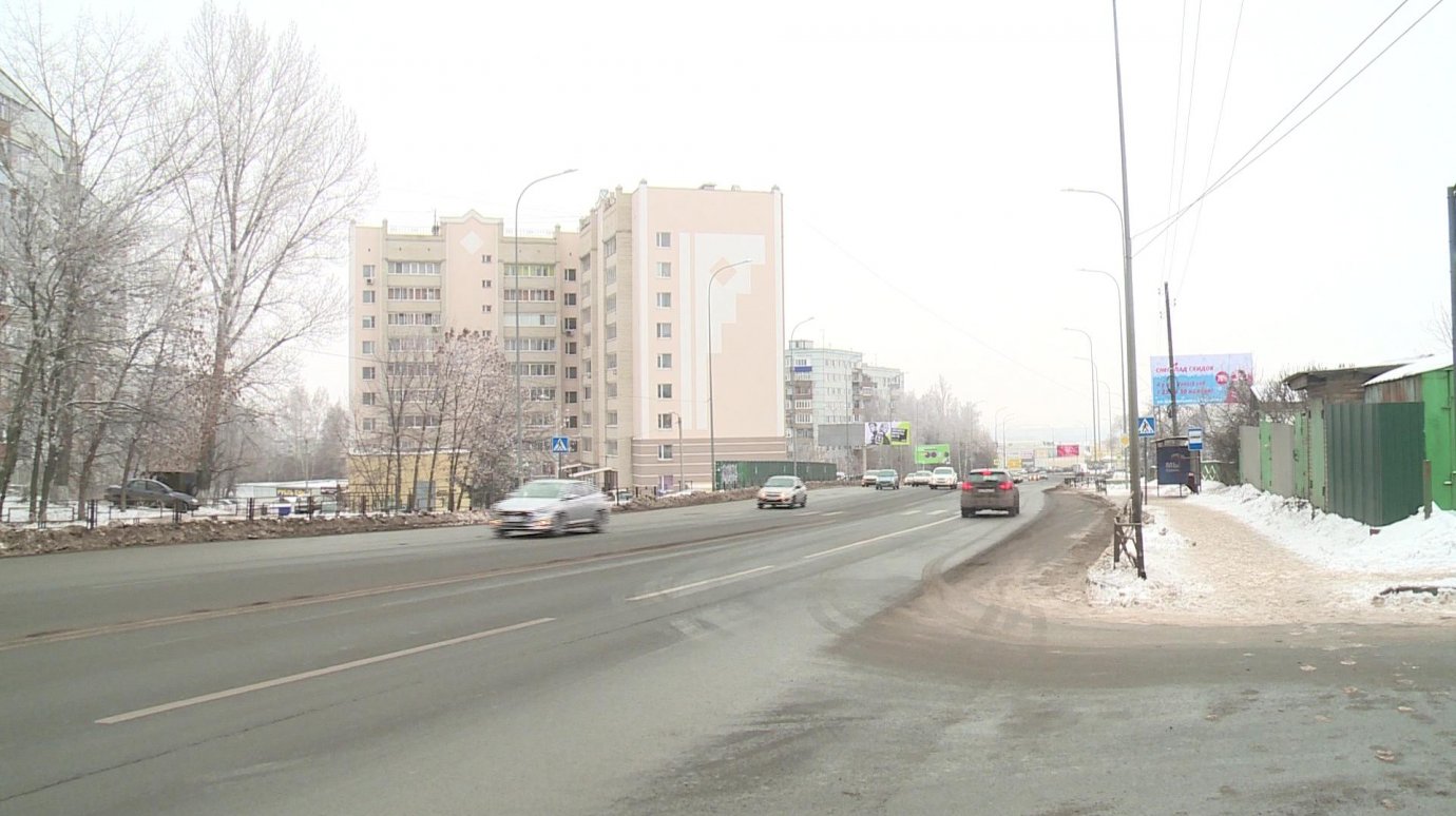 Опасный участок дороги на улице Кижеватова нуждается в светофоре