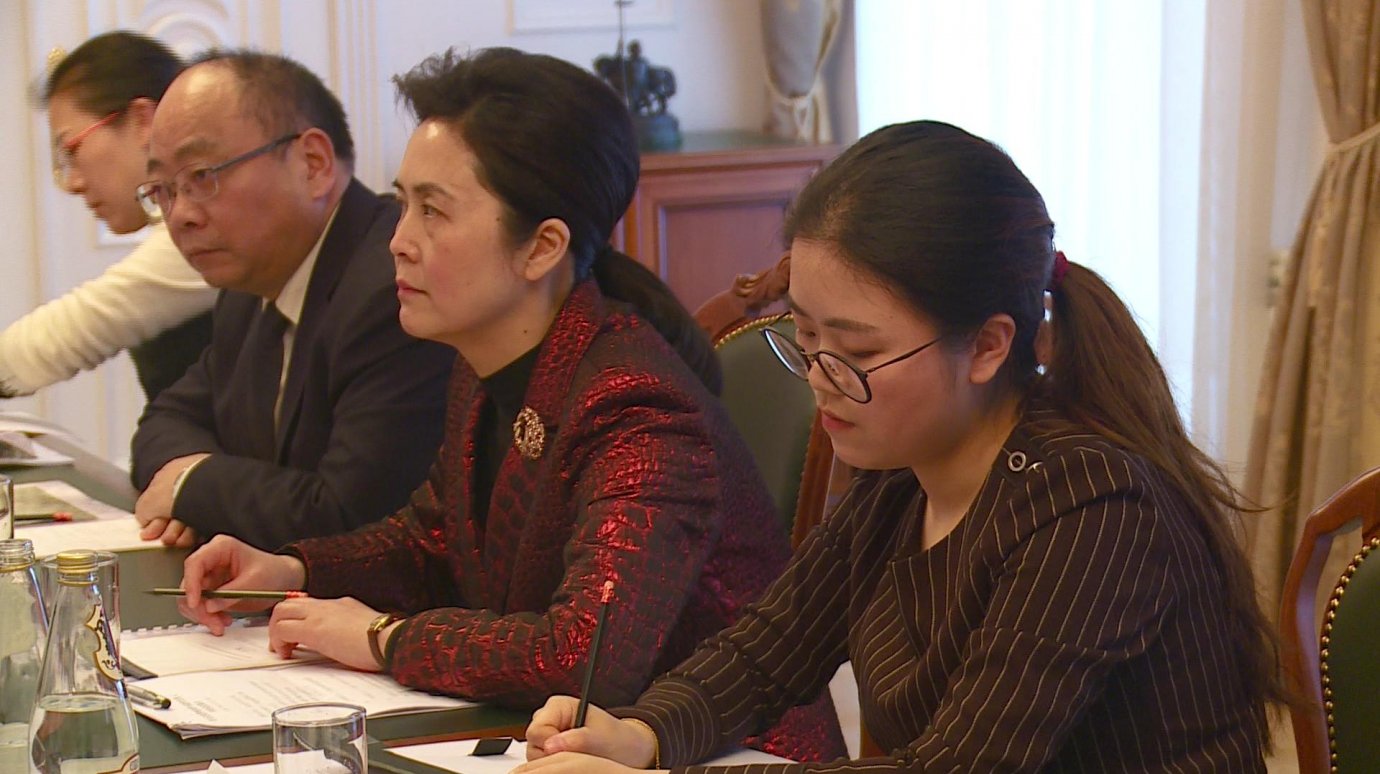Гости из Китая и губернатор области обсудили вопросы сотрудничества