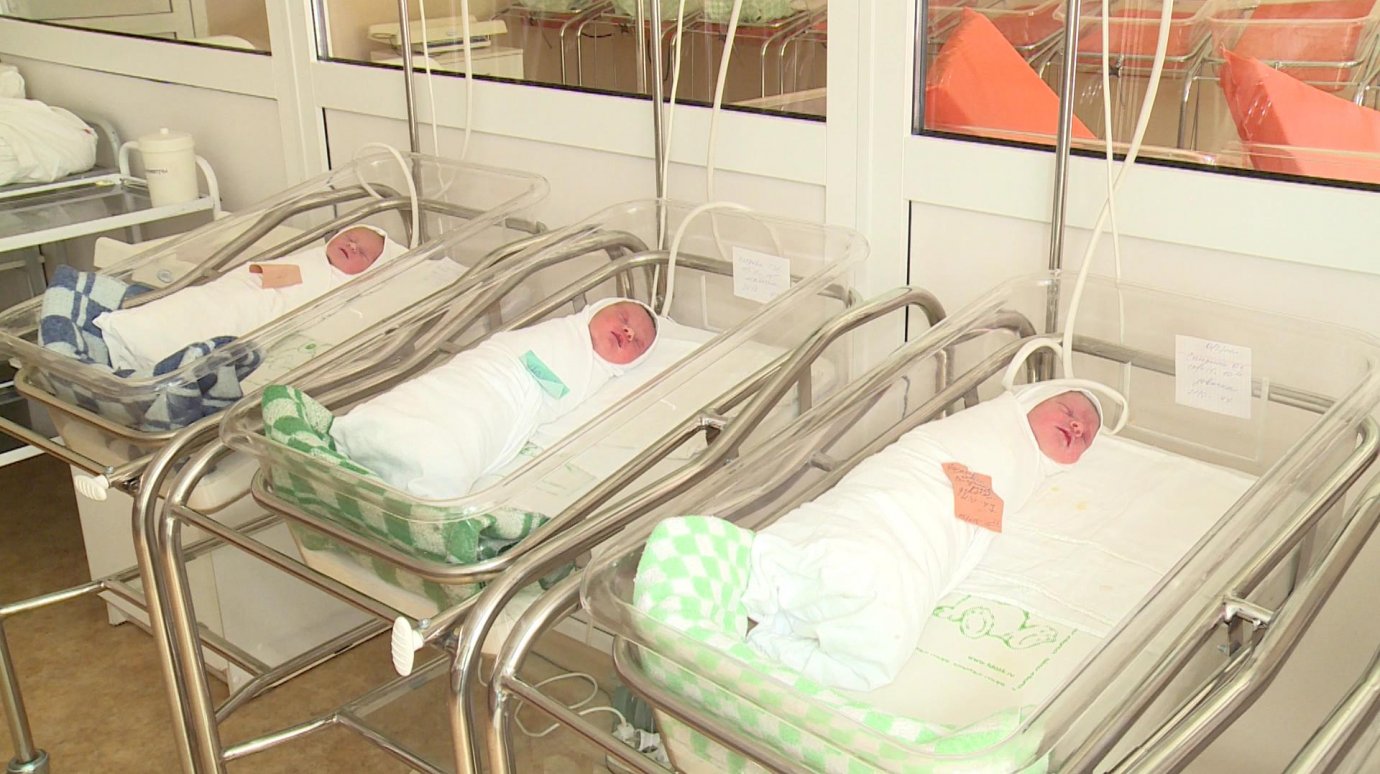 Пензенские МФЦ готовы оформлять новое пособие на первого ребенка