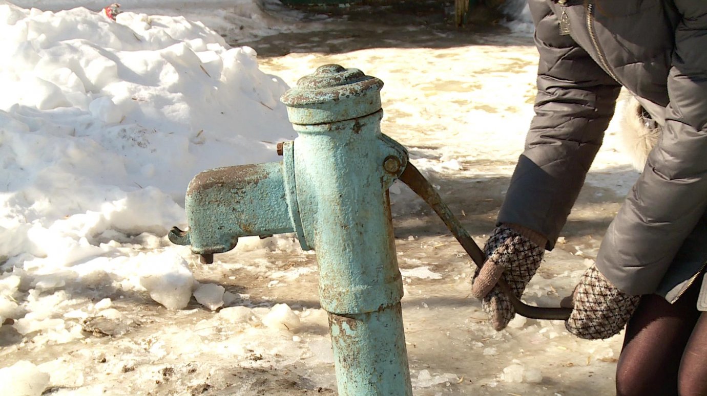 Пензенцы остались без воды из-за порыва трубы на улице Ватутина