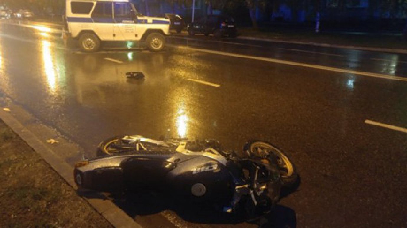 В Заречном мотоциклист врезался в автомобиль патрульно-постовой службы