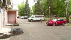 Жители Московской, 82, перессорились из-за клумб во дворе дома