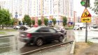Пешеходы испытывают неудобства, пересекая дорогу на улице Бородина