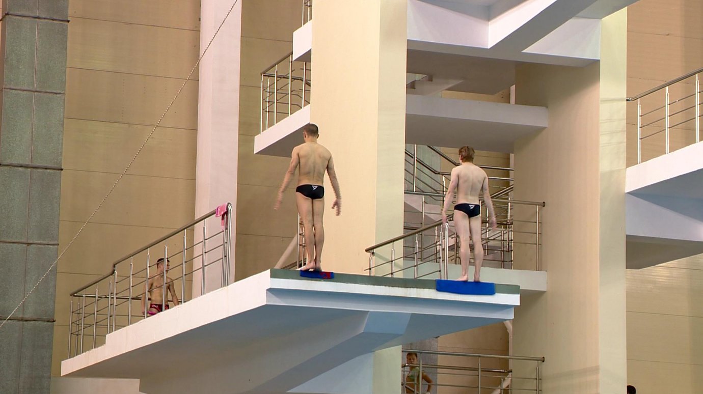 В Пензе прошли соревнования по парным синхронным прыжкам в воду