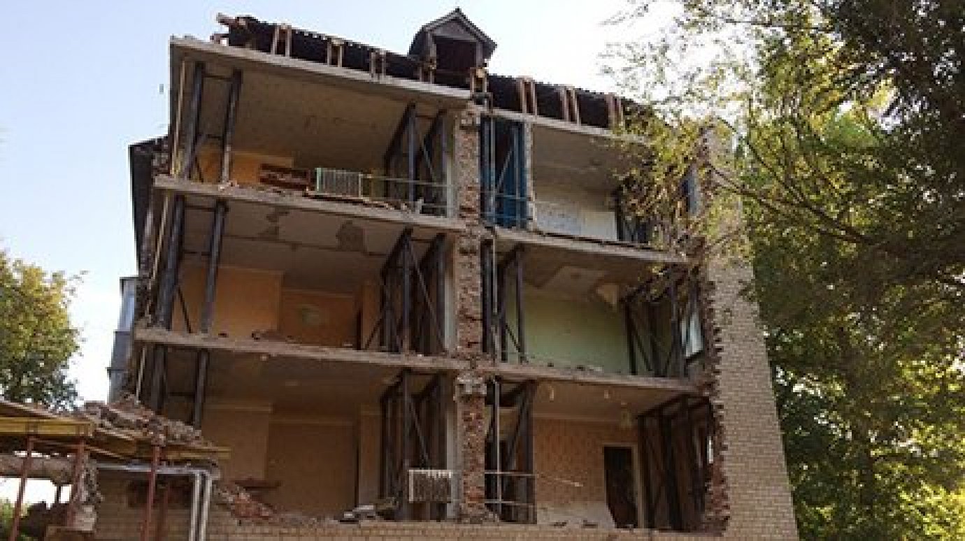Стену дома на улице Крупской должны восстановить до 10 октября