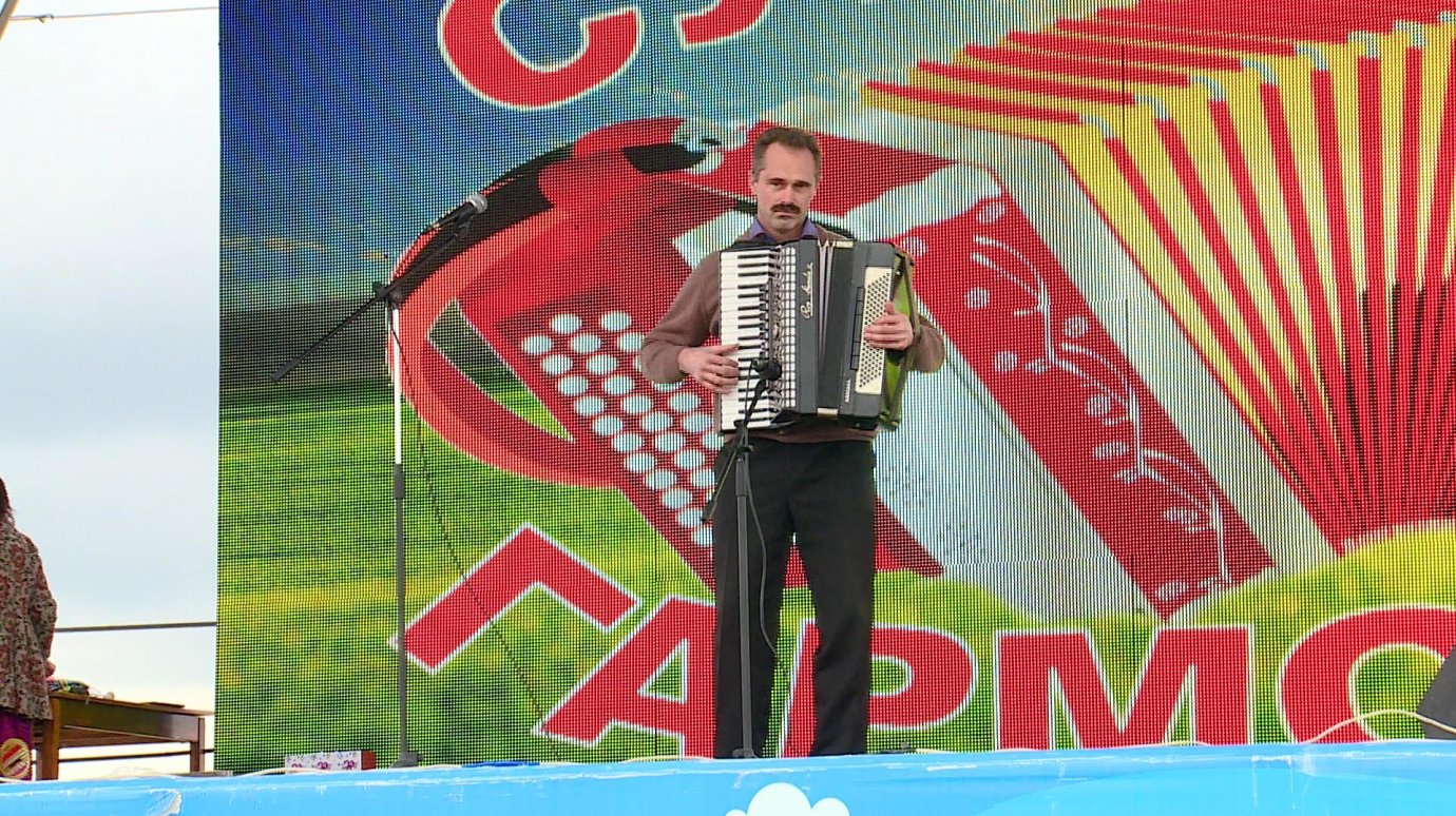 В гала-концерте фестиваля «Сурская гармонь» выступили лучшие исполнители