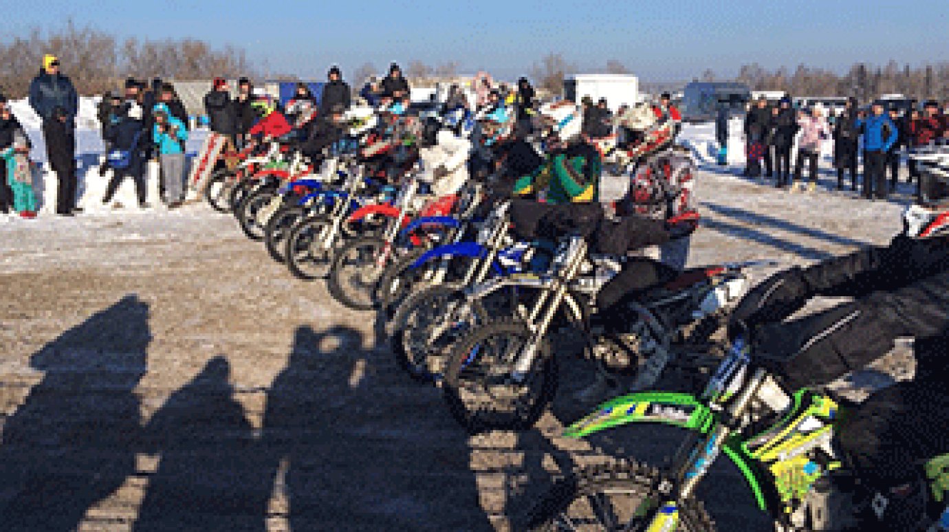 Зимний мотокросс в Кузнецке собрал гостей из шести регионов Поволжья