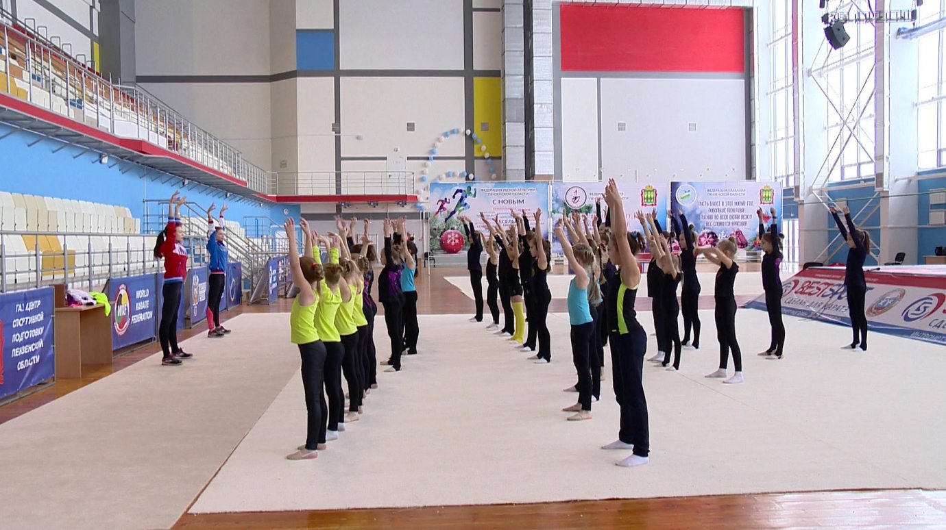 В Пензе дали мастер-класс чемпионки мира по эстетической гимнастике