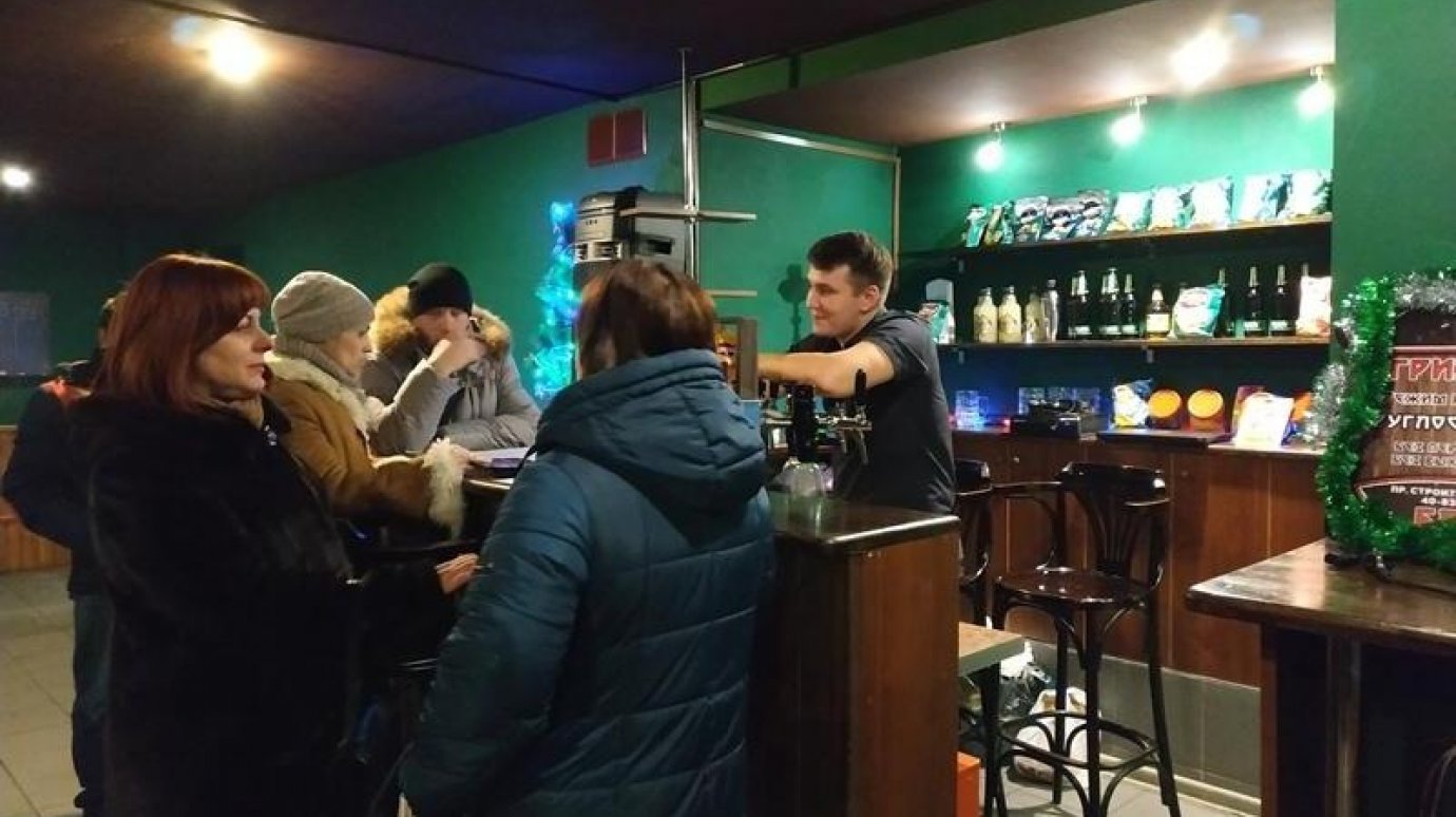Жители Арбекова пожаловались на ночной шум в баре «Гризли»