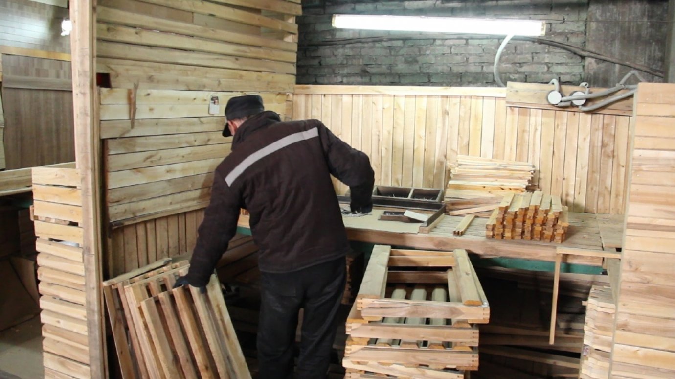 Пензенские осужденные изготовят 50 тысяч лотков для хлеба