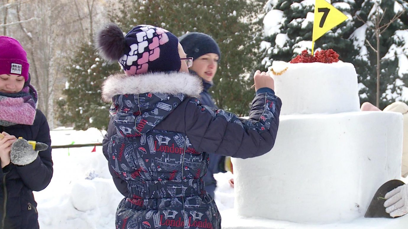 В Пензе в конкурсе снежной скульптуры участвовали около 20 сборных