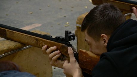 В Пензе провели чемпионат области по стрельбе из малокалиберной винтовки