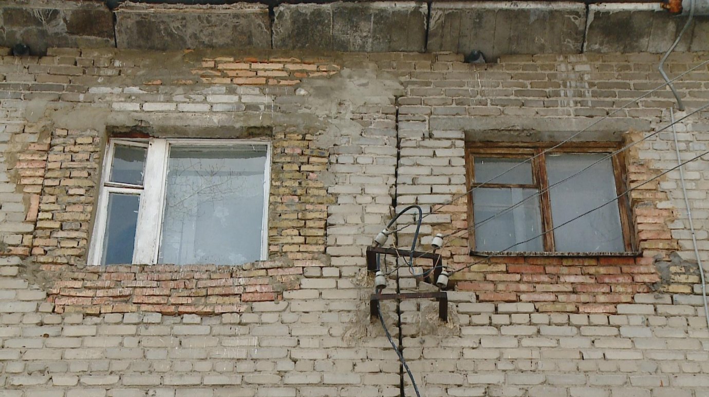 В доме на улице Краснова в Пензе обрушилась часть стены