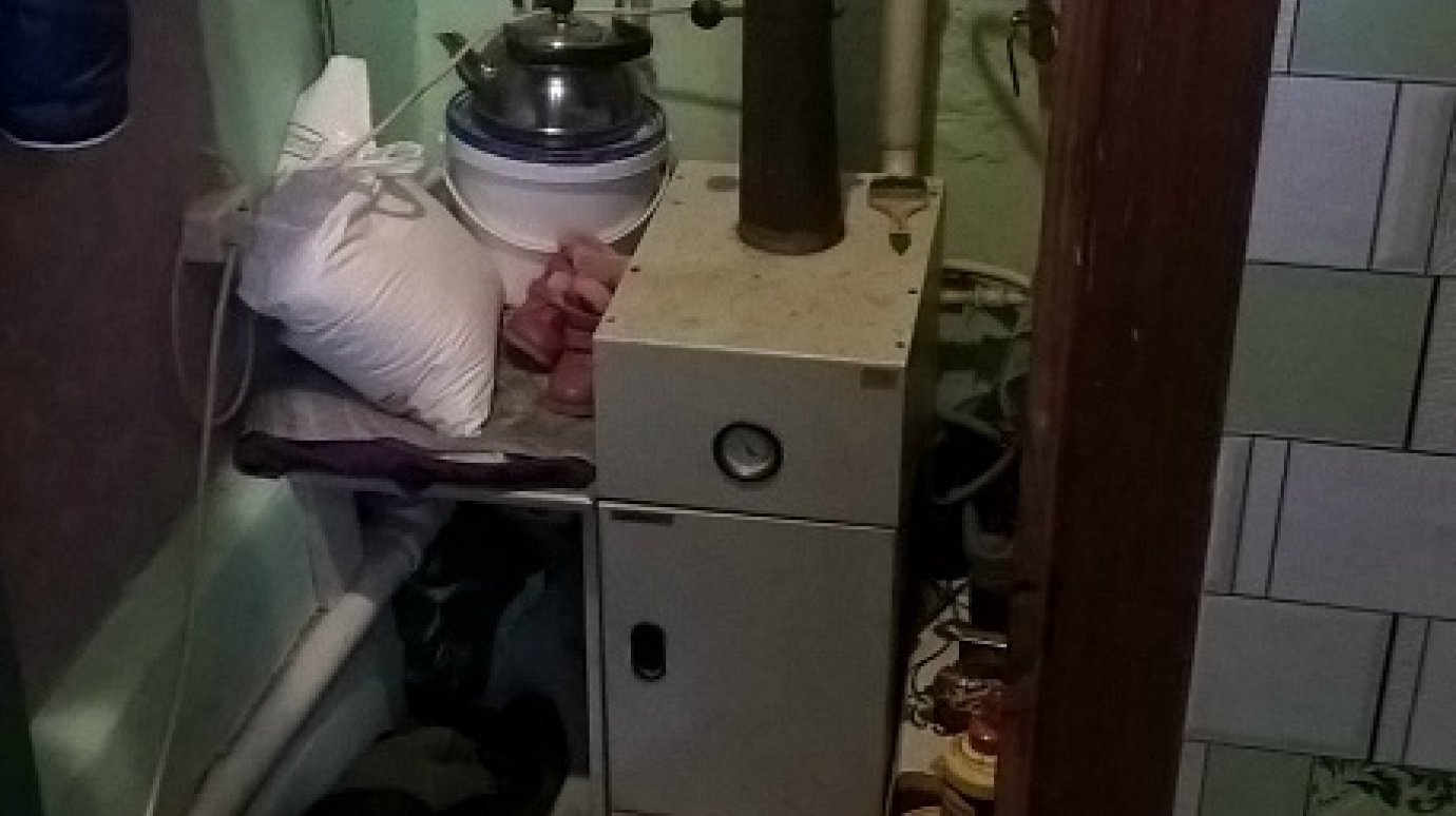 В Кузнецком районе двух пенсионеров спасли от отравления угарным газом